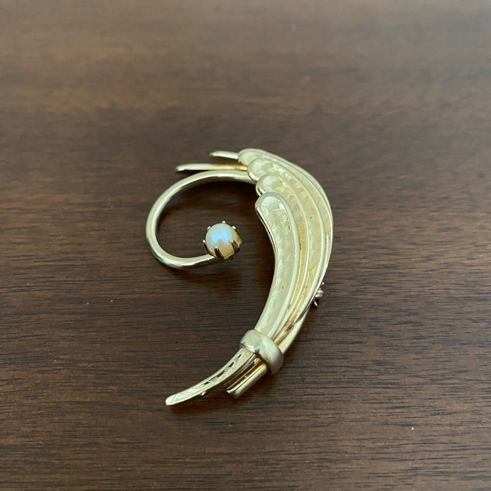 Vintage Gold-Tone "A Lonely Flower" Brooch with Faux Pearl Accent - Picture 3 of 5